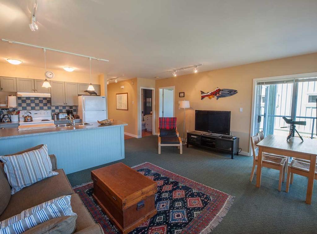 Luxury Oceanfront Condo By Onlybc 104 Tofino Luaran gambar